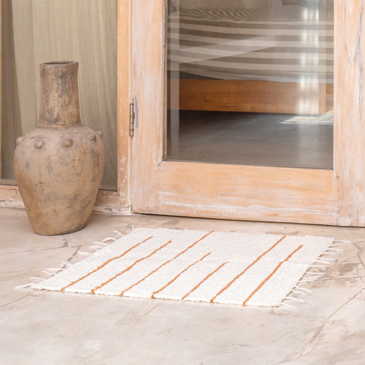 HANDGEWEBTER TEPPICH