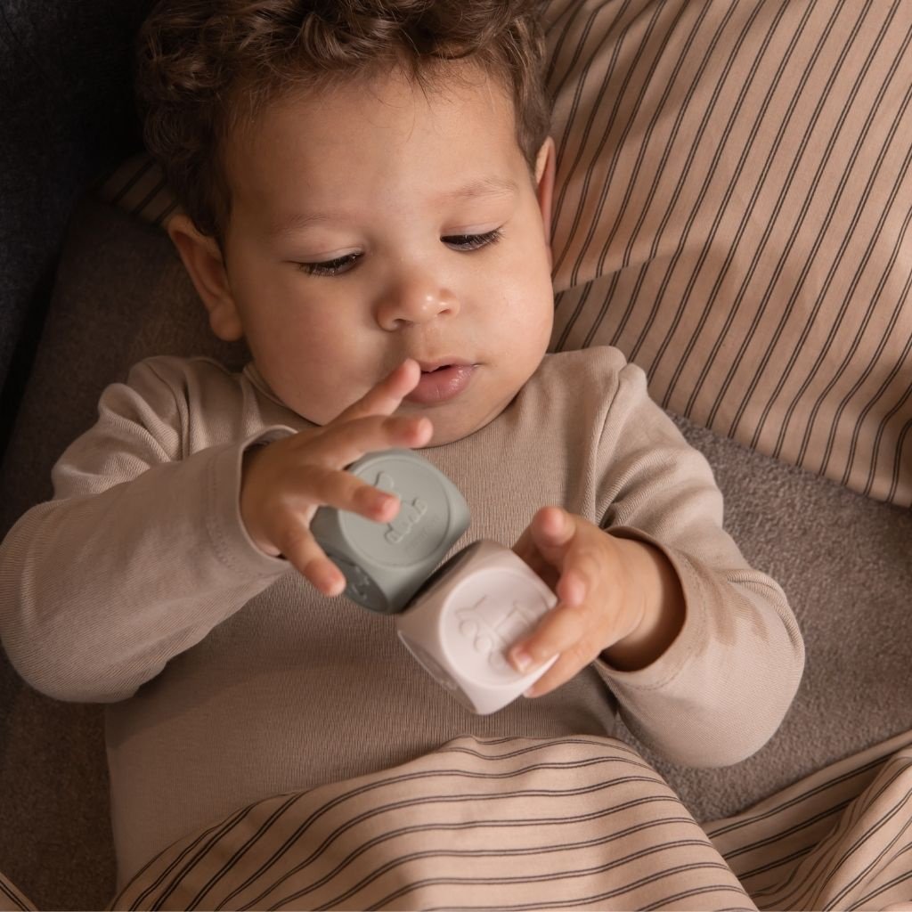 SILIKON SPIELWÜRFEL (4 Stk.)