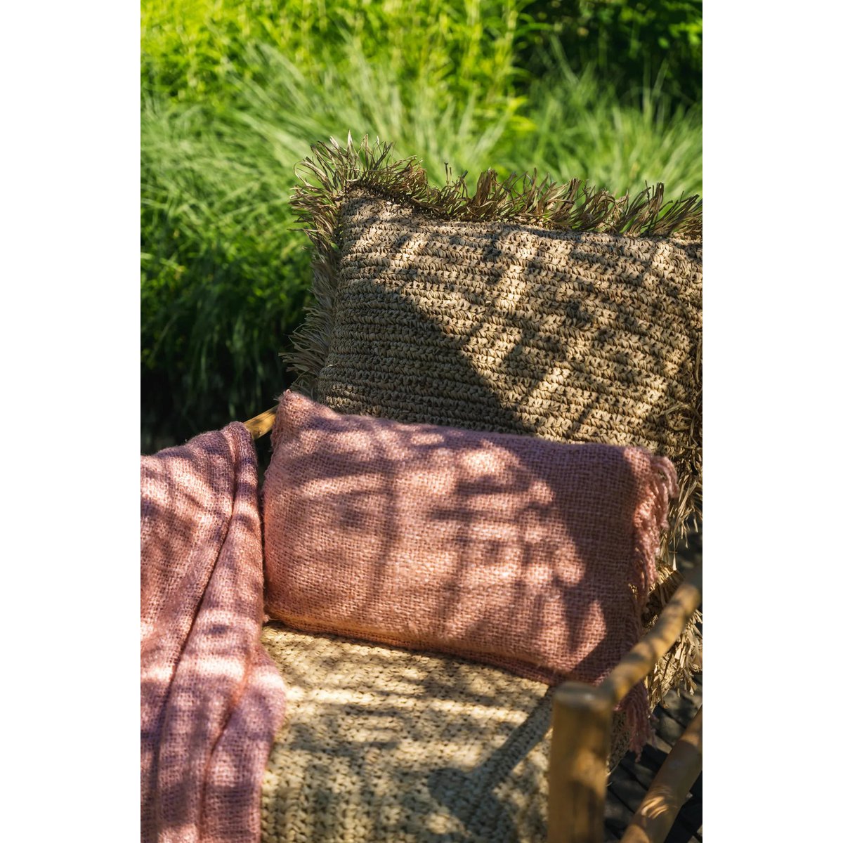 HANDGEWEBTER KISSENBEZUG (LACHSROSA) - 30 x 50cm