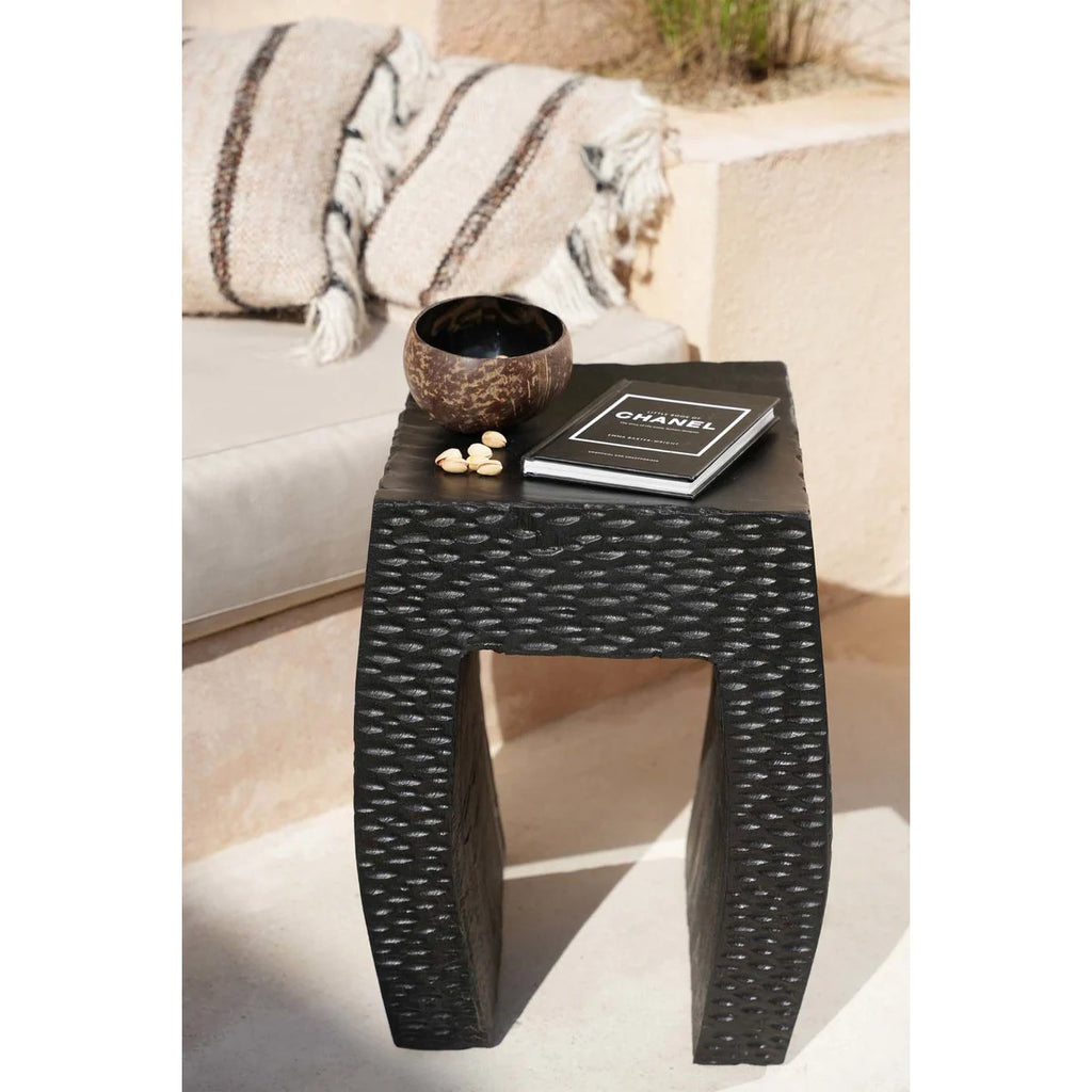 MONTANO HOCKER