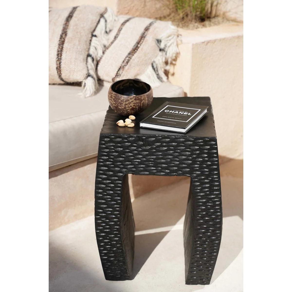 MONTANO HOCKER