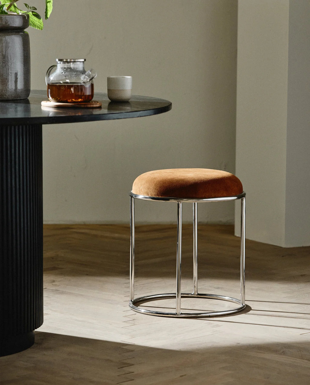 LEDER HOCKER (BRAUN)