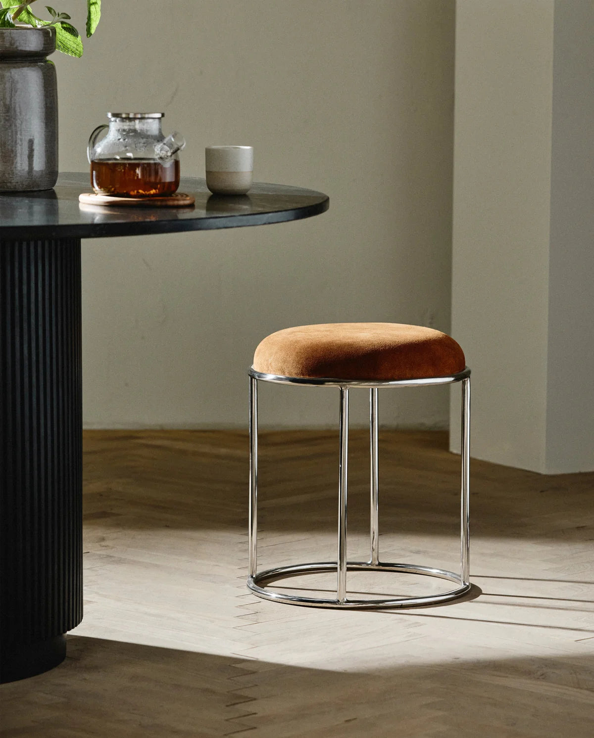 LEDER HOCKER (BRAUN)