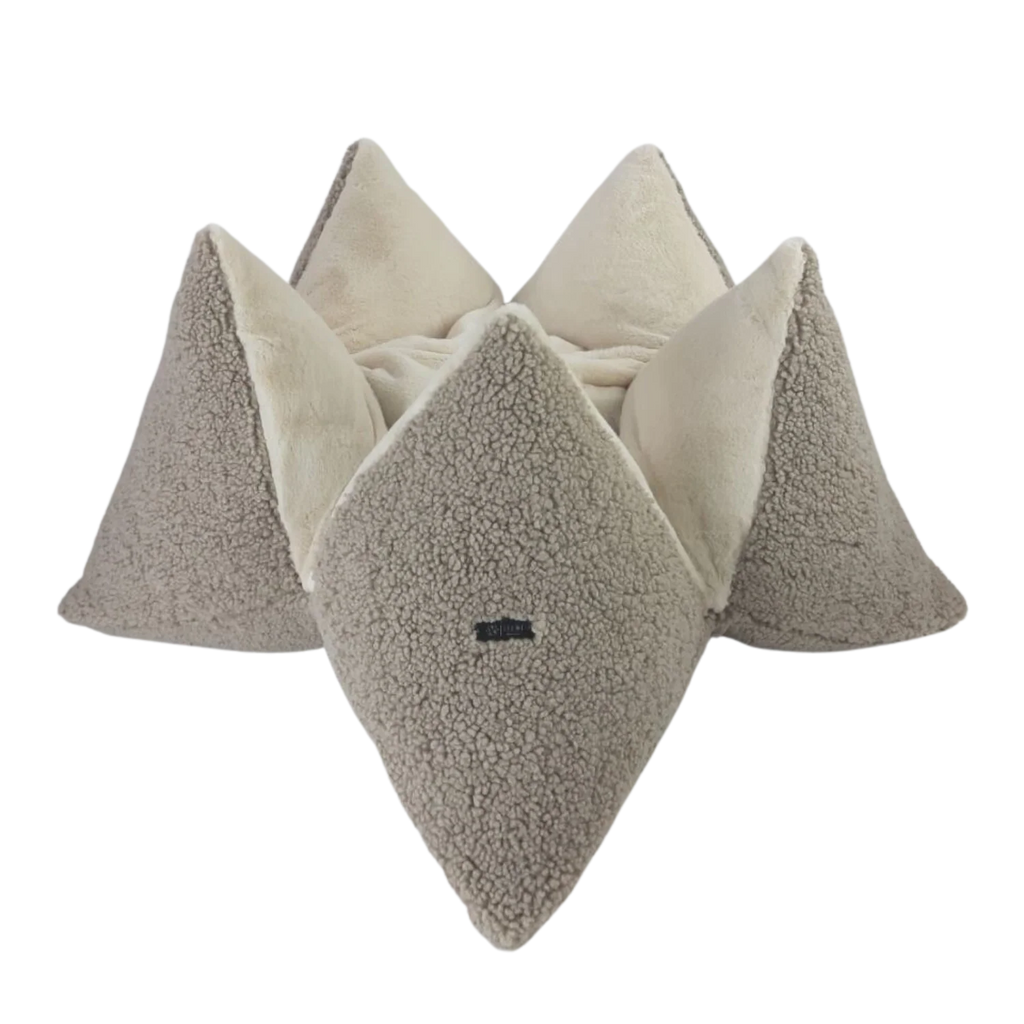 FLUM SOCKE CREAMY HANDGEFERTIGTES HUNDEKISSEN