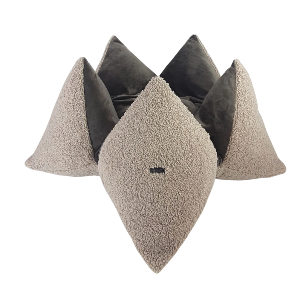 FLUM SOCKE BROWN HANDGEFERTIGTES HUNDEKISSEN