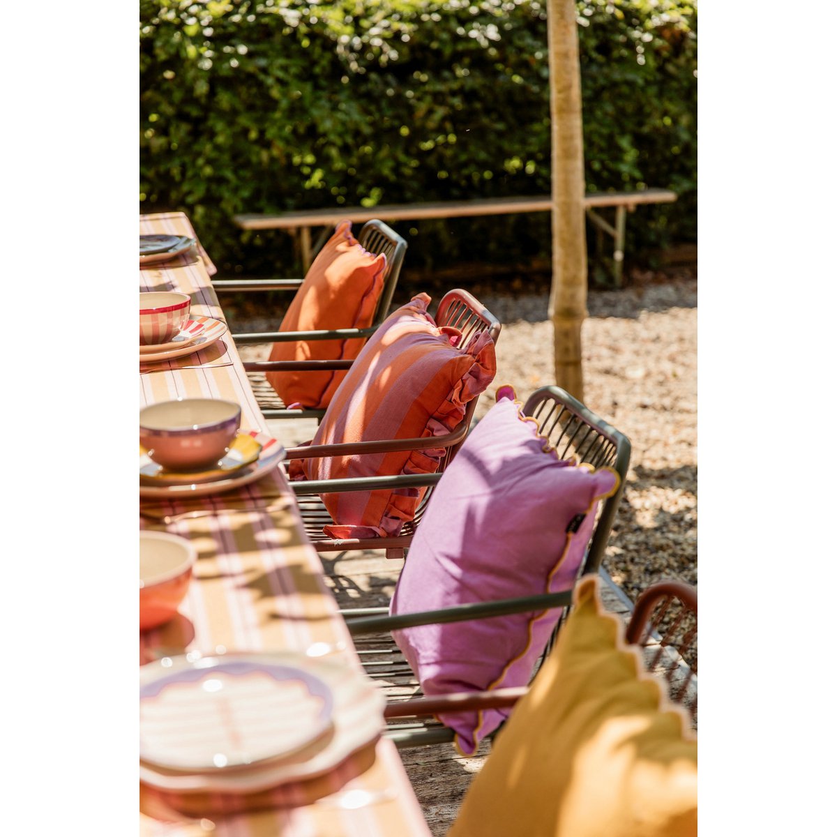 GESTREIFTES BAUMWOLLKISSEN MIT RÜSCHEN