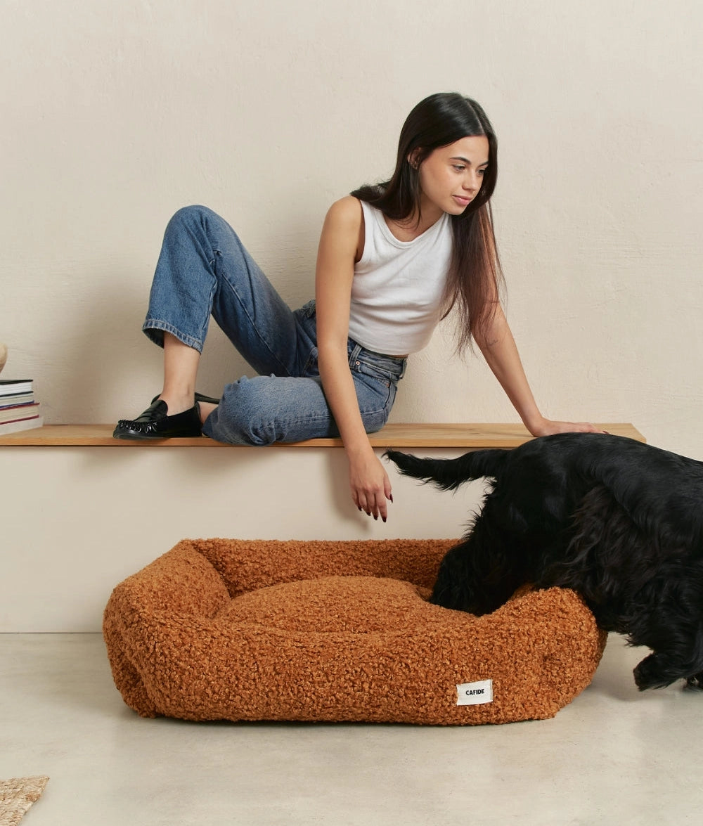 SNOZY HUNDEBETT MIT TEDDYFELL (ORANGE)