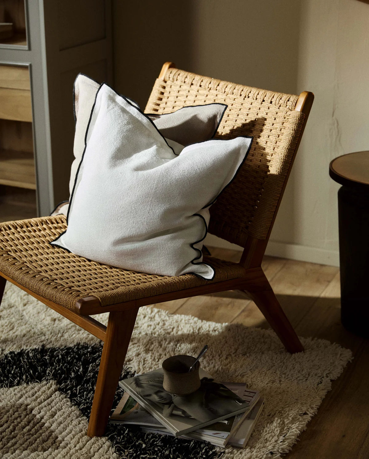 LOUNGESESSEL AUS TEAKHOLZ