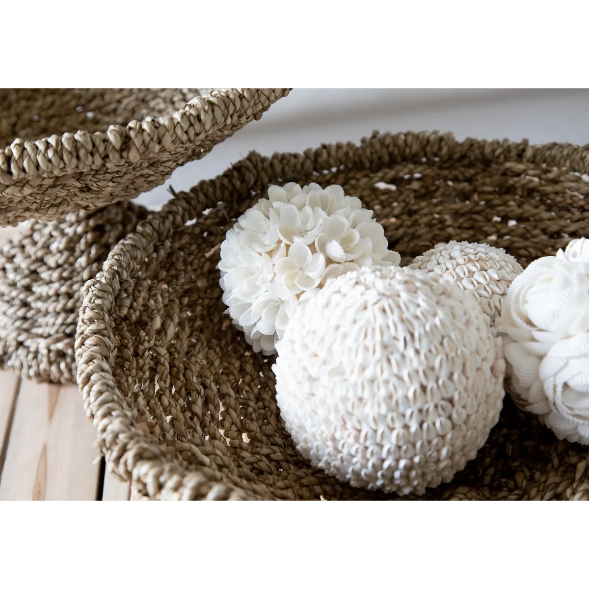 DEKO-KUGEL AUS MUSCHELN - 12cm