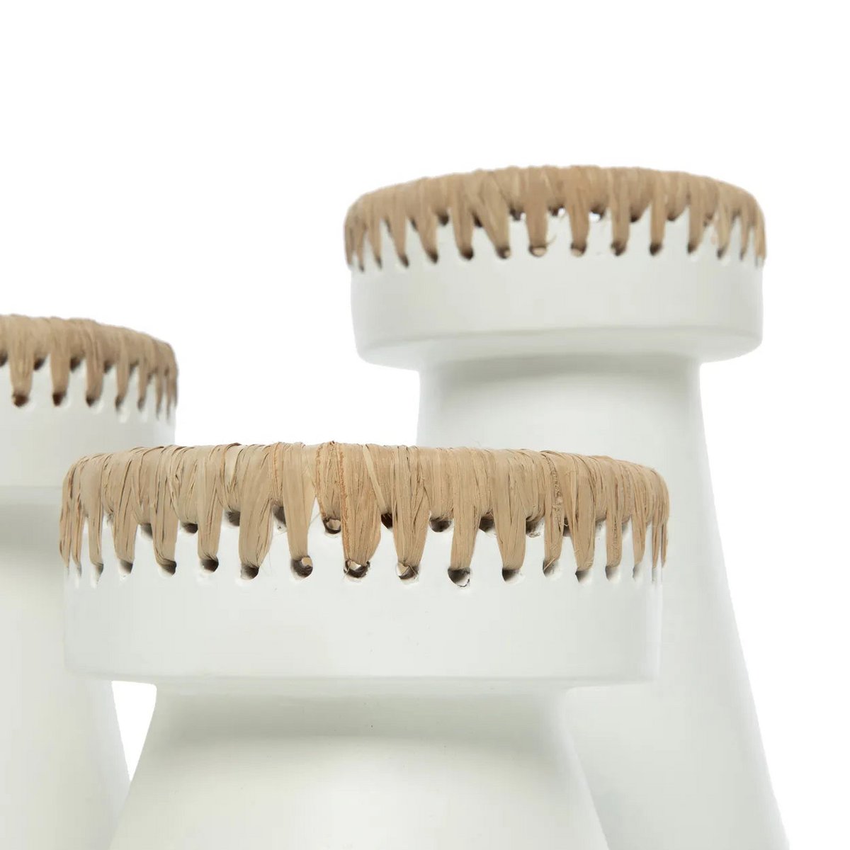 TERRAKOTTA KERZENHALTER MIT BAST (WEIß) - 16cm