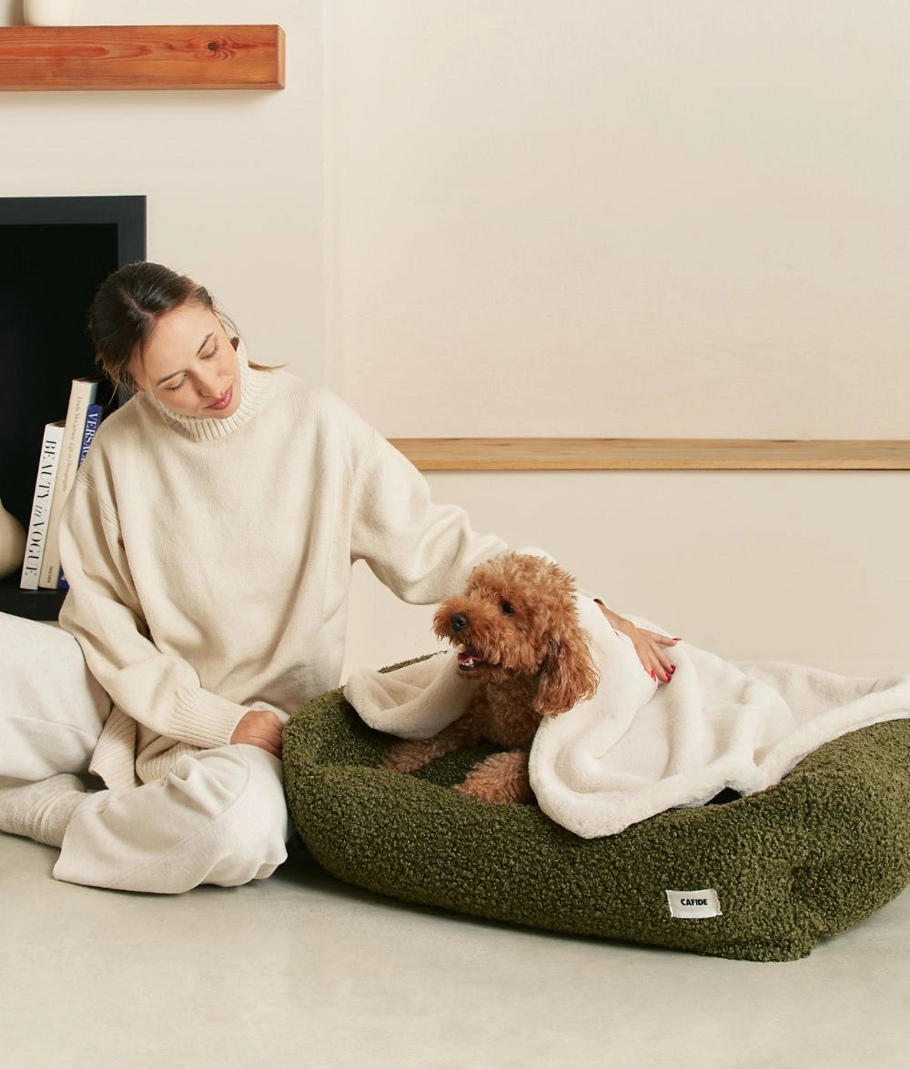 TOIA HUNDEDECKE MIT KUNSTFELL