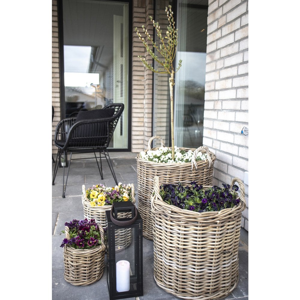 BLUMENKÖRBE AUS RATTAN (4 Stk.)
