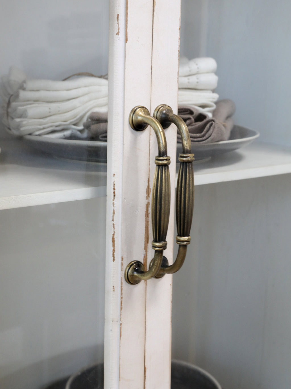 Vitrinenschrank mit 4 Glastüren antique creme - Ansicht 5