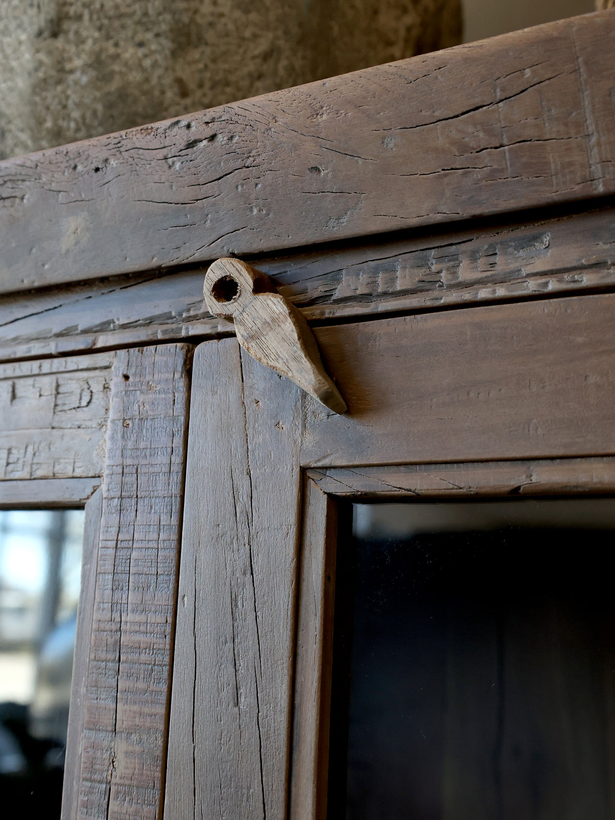 Grimaud Vitrinenschrank natur - Detailansicht