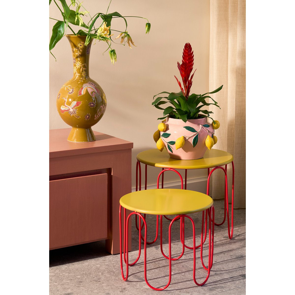 DIONE BEISTELLTISCHE IN GELB/ROT (2 Stk.)
