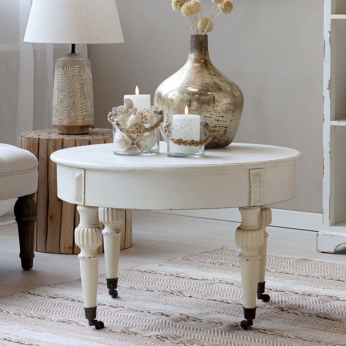 Marie Antoinette Sofatisch mit Rädern antique creme - Hauptansicht