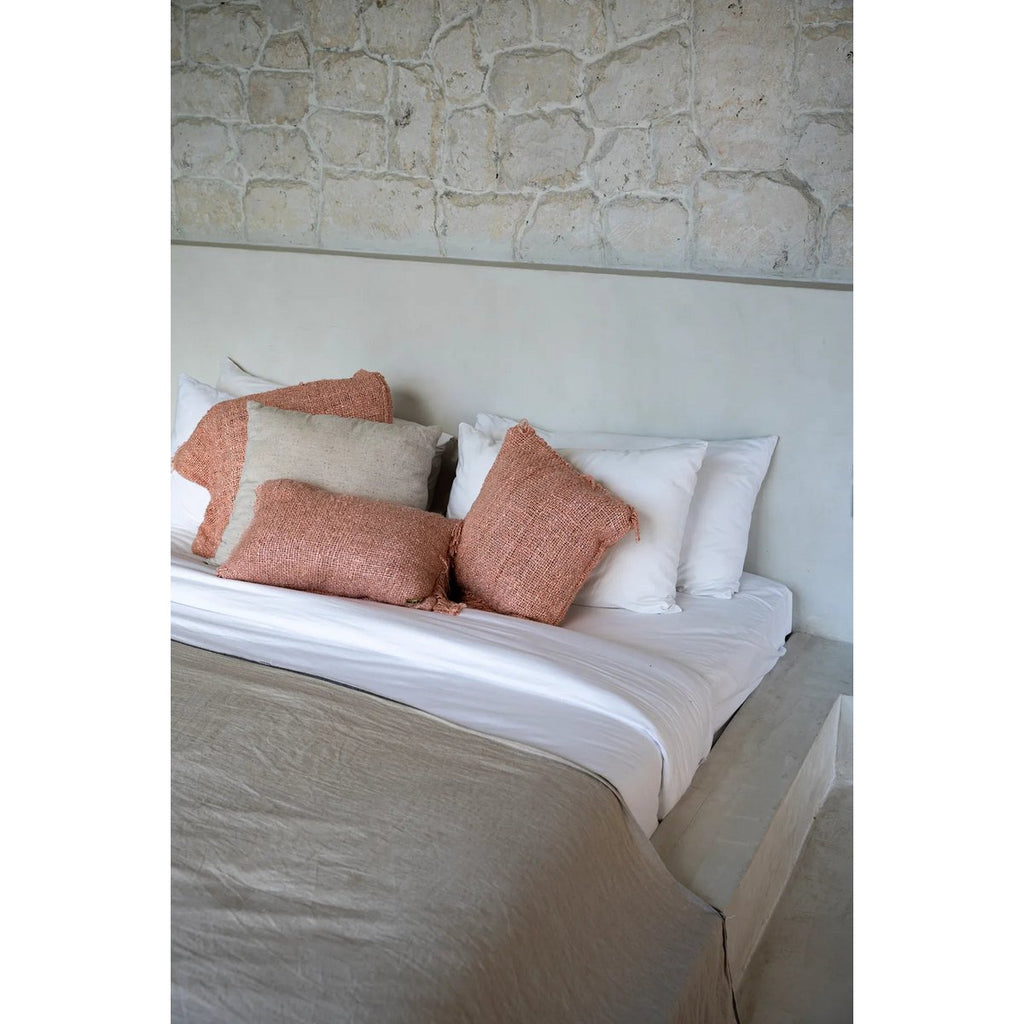 HANDGEWEBTER KISSENBEZUG (LACHSROSA) - 30 x 50cm