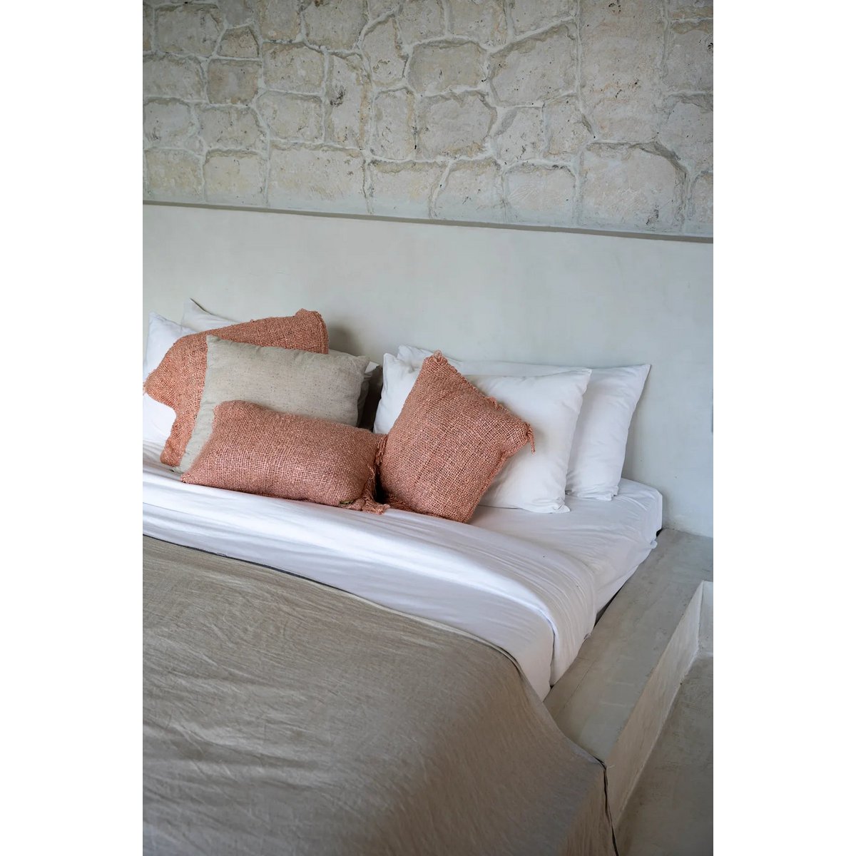 HANDGEWEBTER KISSENBEZUG (LACHSROSA) - 30 x 50cm