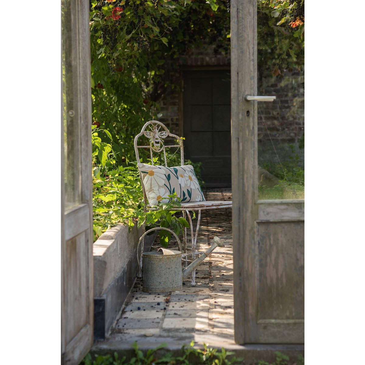 DEKORATIVE GIEßKANNE