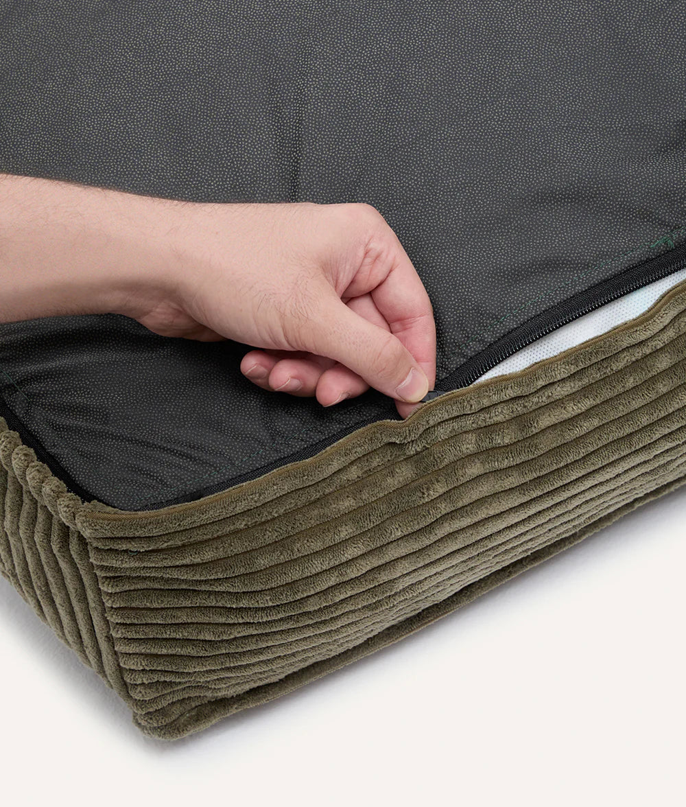 CUADRA HUNDEBETT MIT CORDBEZUG (GRÜN)