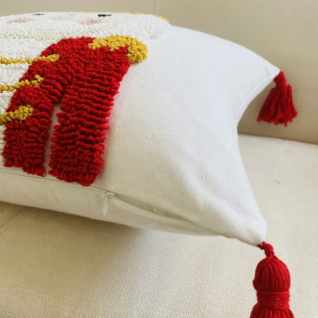 KISSENBEZUG | GESTICKTER NUSSKNACKER