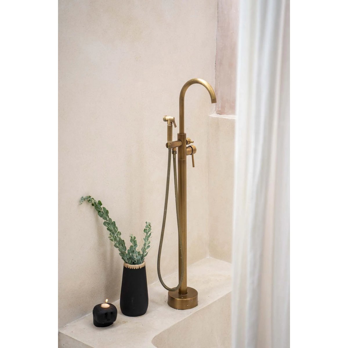 TERRAKOTTA VASE MIT BASTDETAIL (SCHWARZ) - 26cm