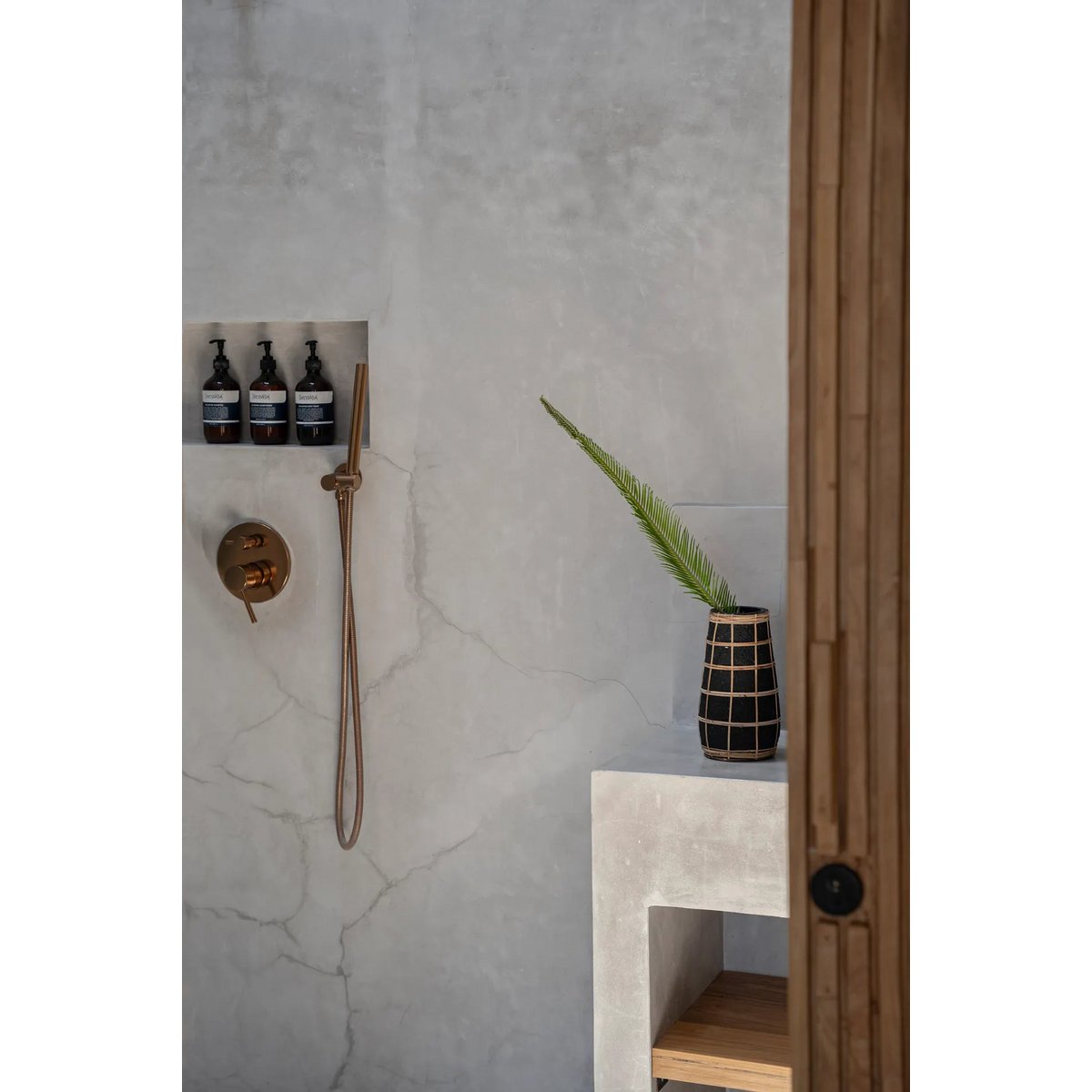 LÄNGLICHE TERRAKOTTA-VASE (GRAU) - 26cm