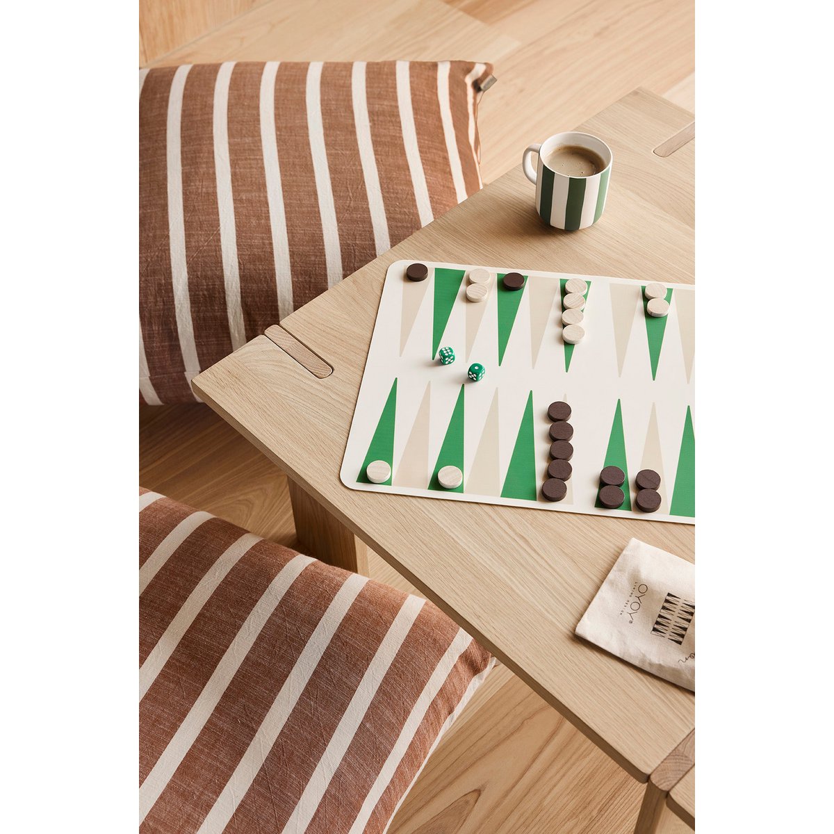 HANDBEMALTER TOPPU BECHER (GRÜN/WEIẞ GESTREIFT)