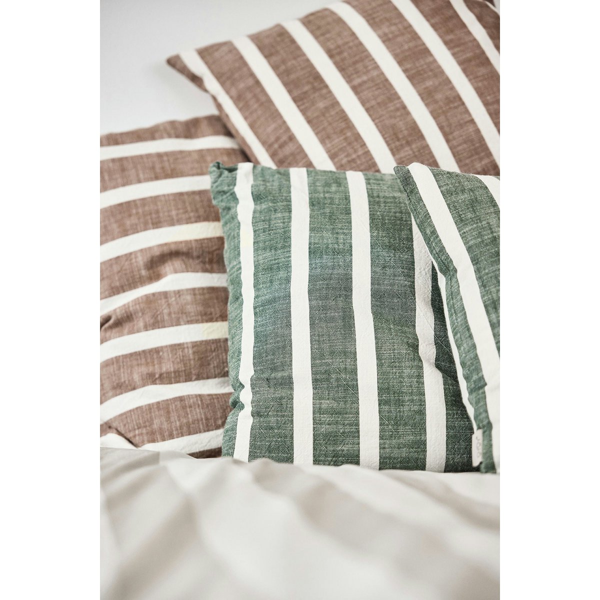 KARA KISSENBEZUG (GRÜN/WEISS GESTREIFT)