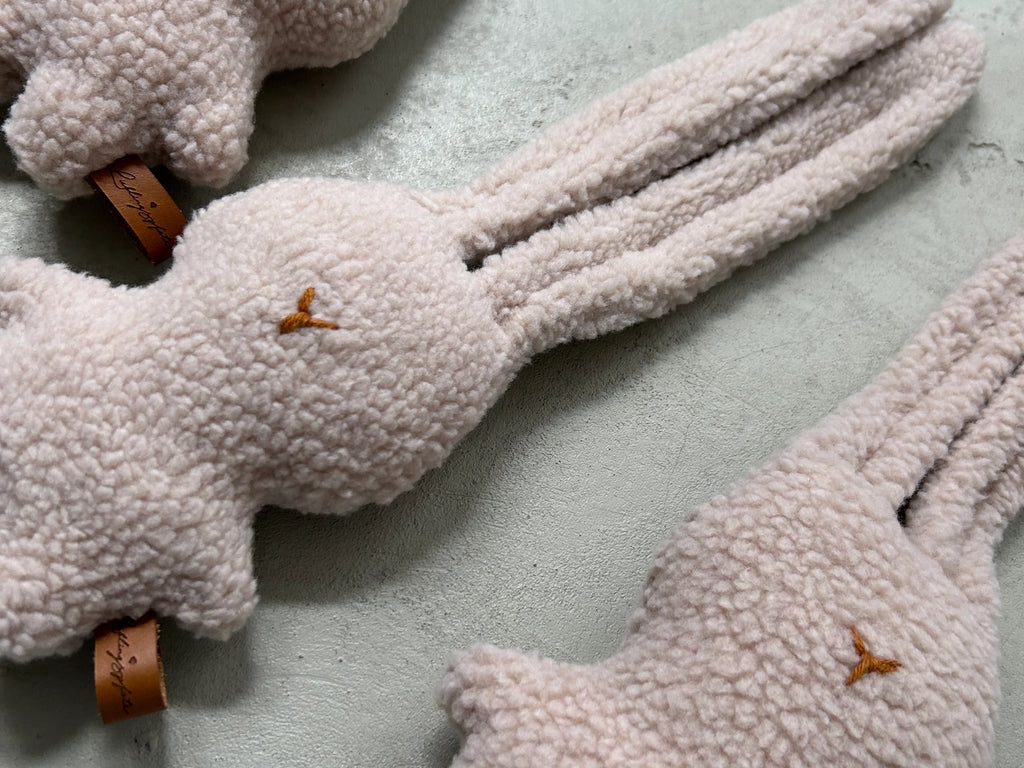 HUNDESPIELZEUG HASE