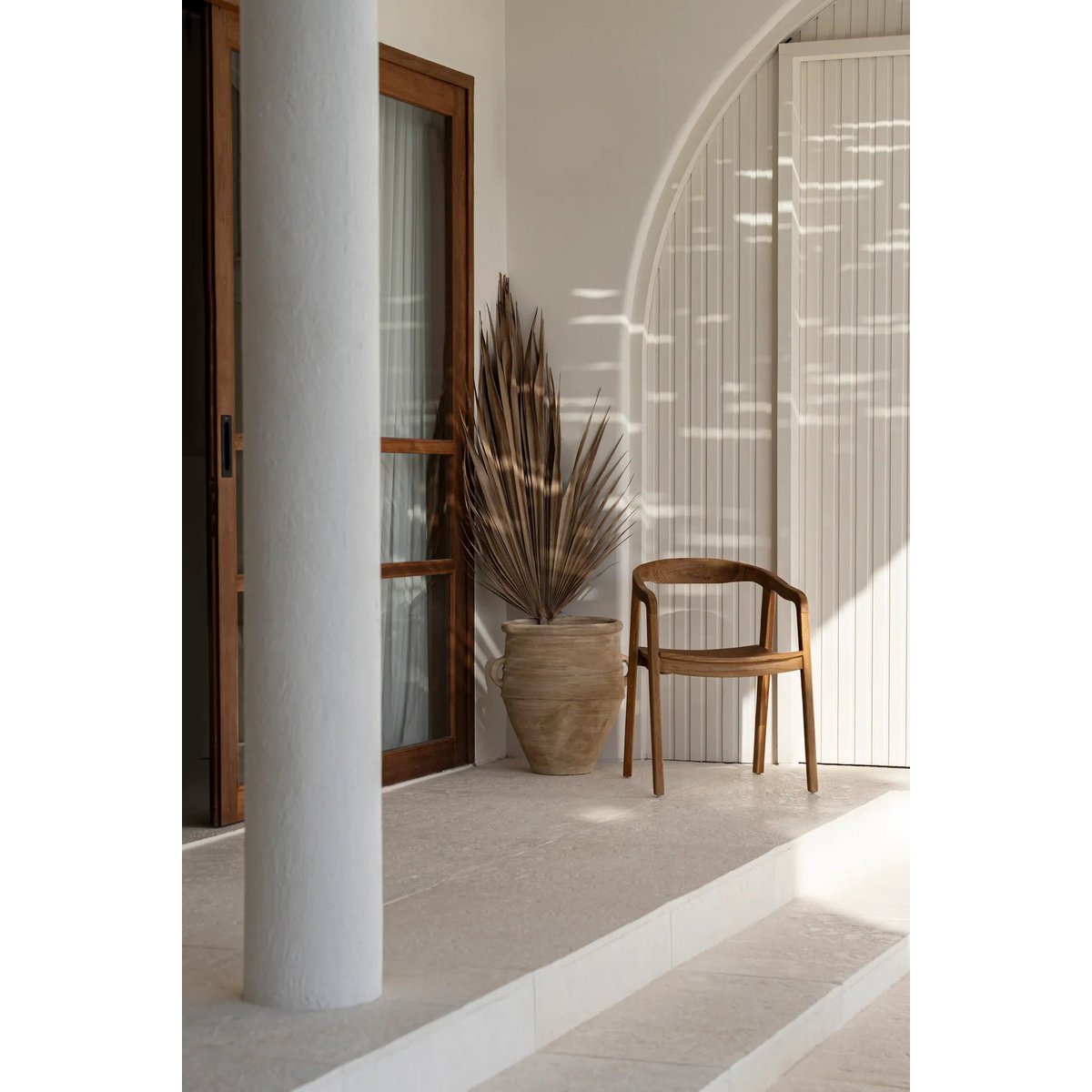 OUTDOOR STUHL AUS TEAKHOLZ