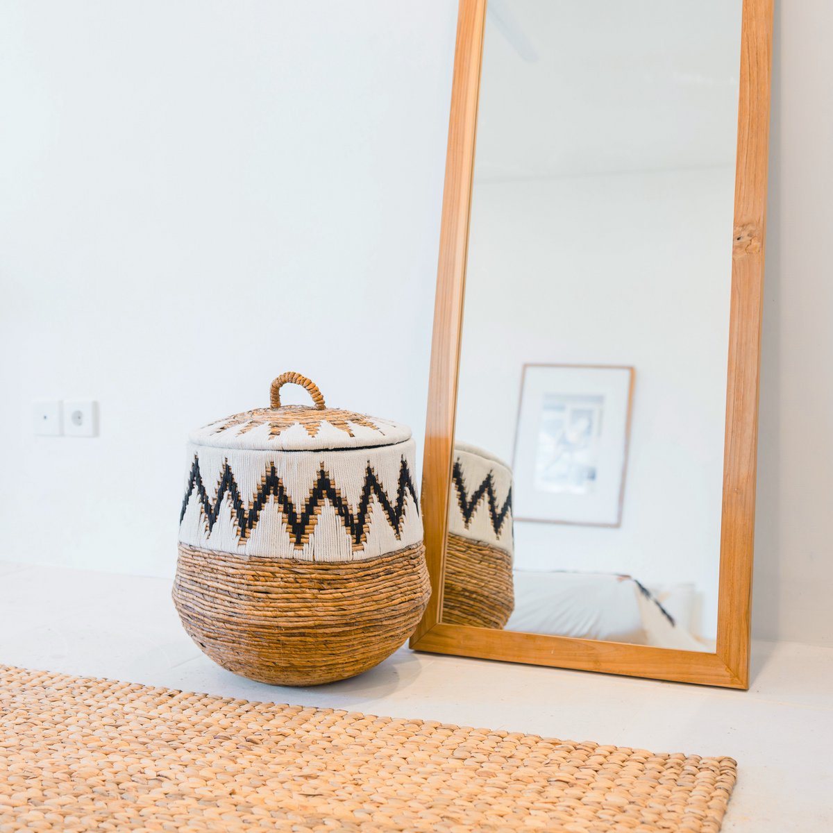 GEFLOCHTENE KÖRBE MIT BAUMWOLLMUSTER