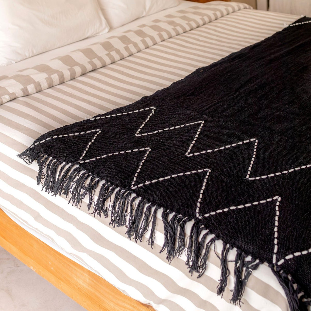 HANDGEWEBTE BOHO-DECKE SCHWARZ