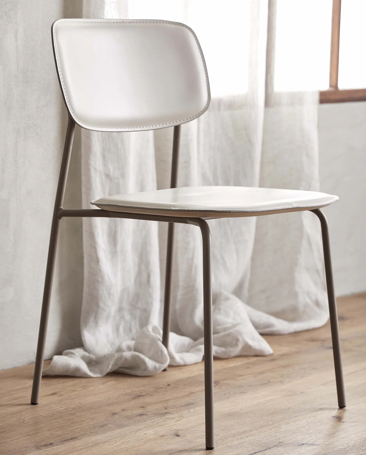 STUHL MIT PU-LEDER (BEIGE) - VEGAN