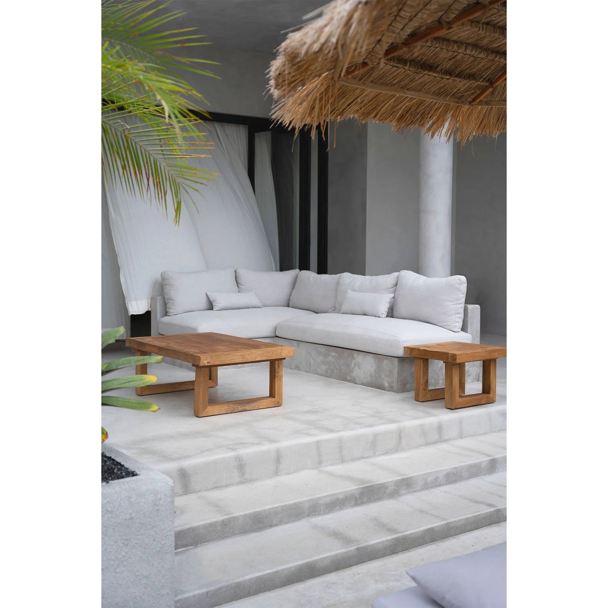 BEISTELLTISCH AUS RECYCELTEM TEAKHOLZ