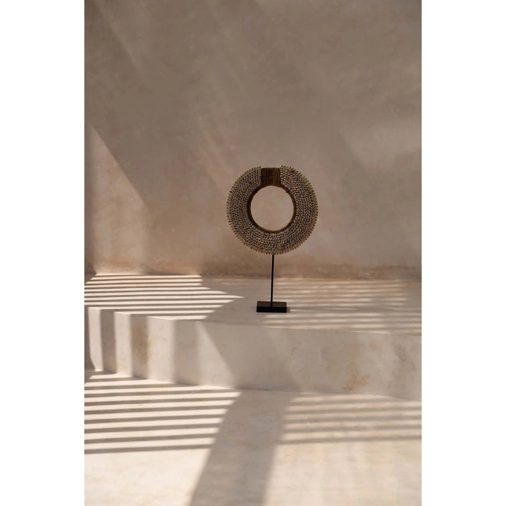 MUSCHELSKULPTUR RÉUNION AUF STANDFUß - 52cm