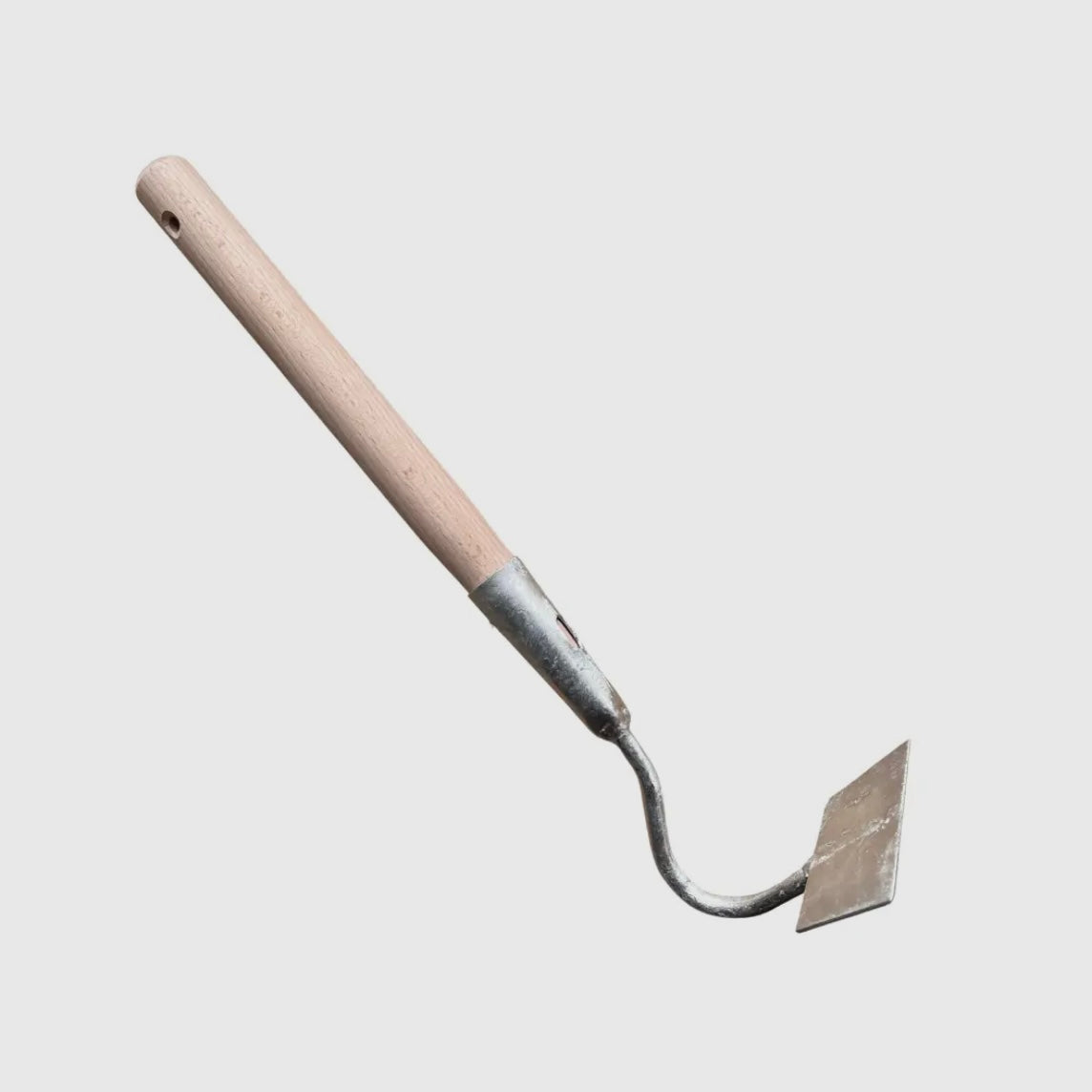 HANDGESCHMIEDETER HANDHACKER MIT HOLZGRIFF