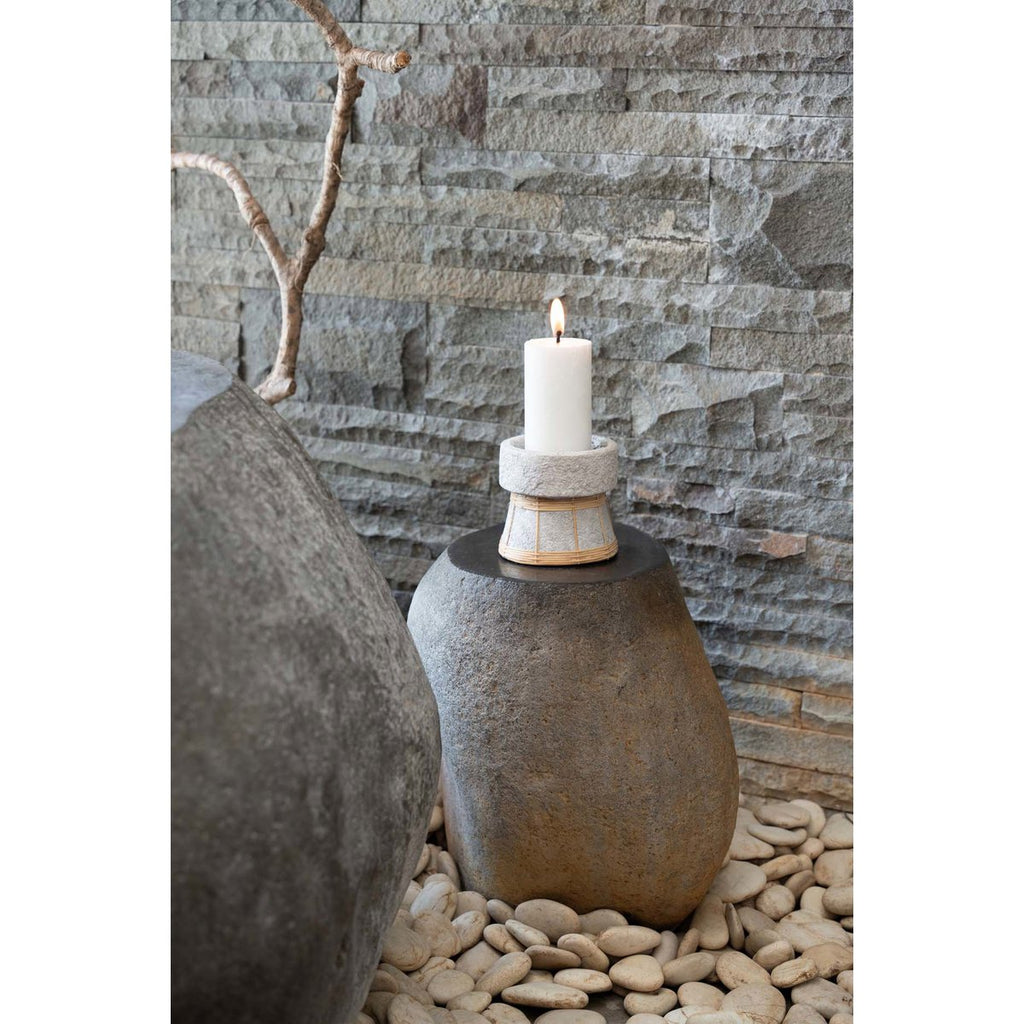TERRAKOTTA KERZENHALTER MIT RATTANGITTER (BETON)