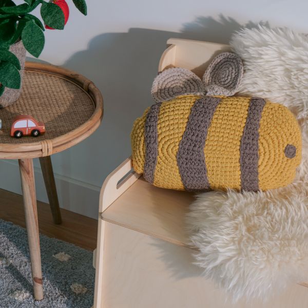 GEHÄKELTES BIENEN KISSEN