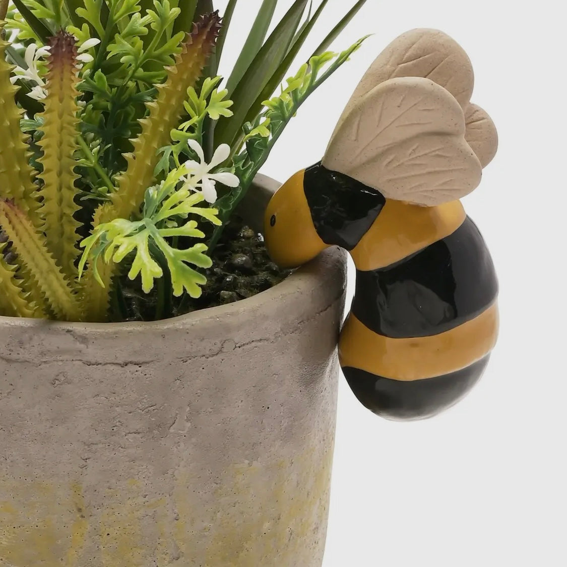 DEKORATIVE BIENE FÜR DEN BLUMENTOPF
