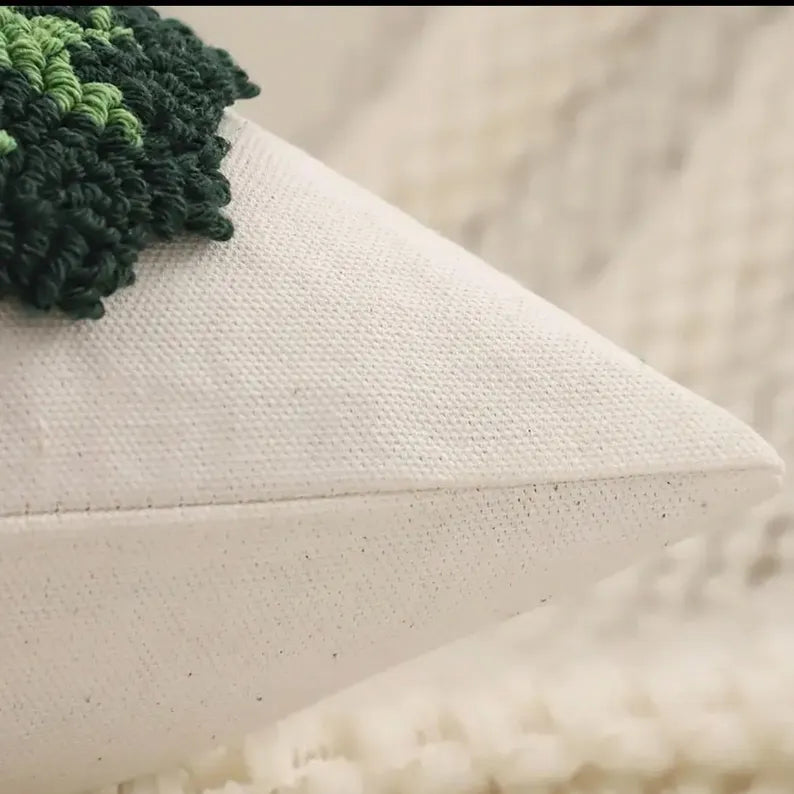 KISSENBEZUG | GESTICKTE STECHPALME (ILEX)