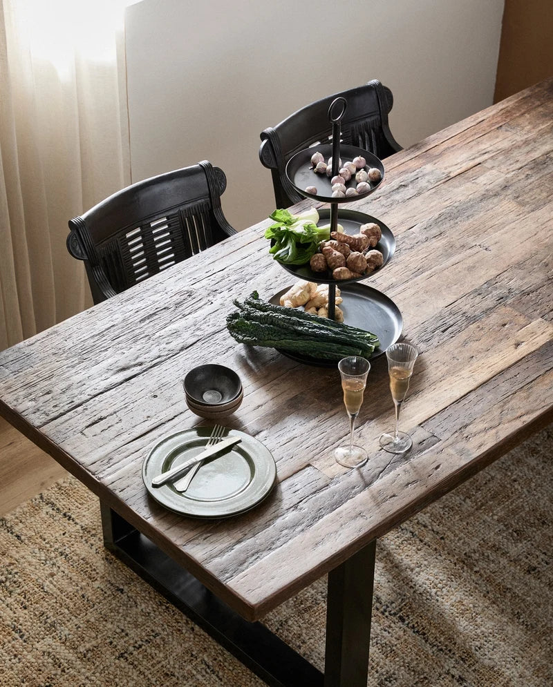 VINTAGE ESSTISCH AUS RECYCELTEM MISCHHOLZ