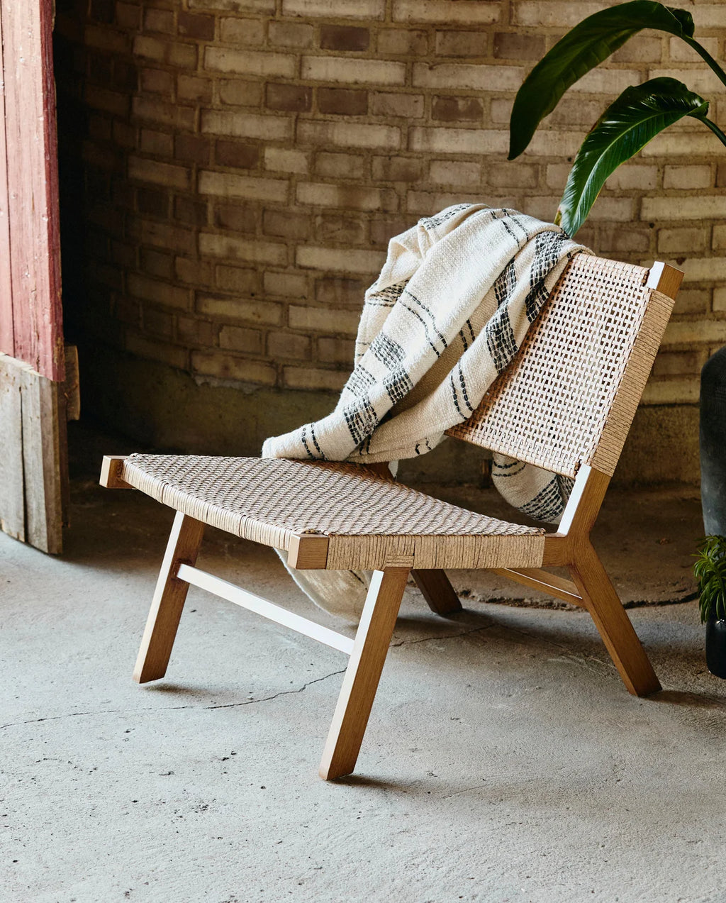 LOUNGESESSEL AUS PE-GEFLECHT