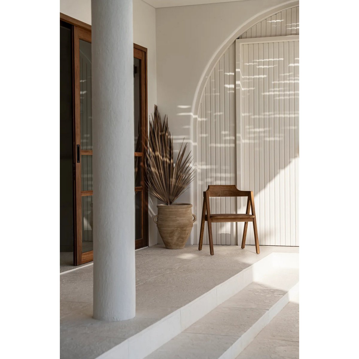 OUTDOOR STUHL AUS TEAKHOLZ