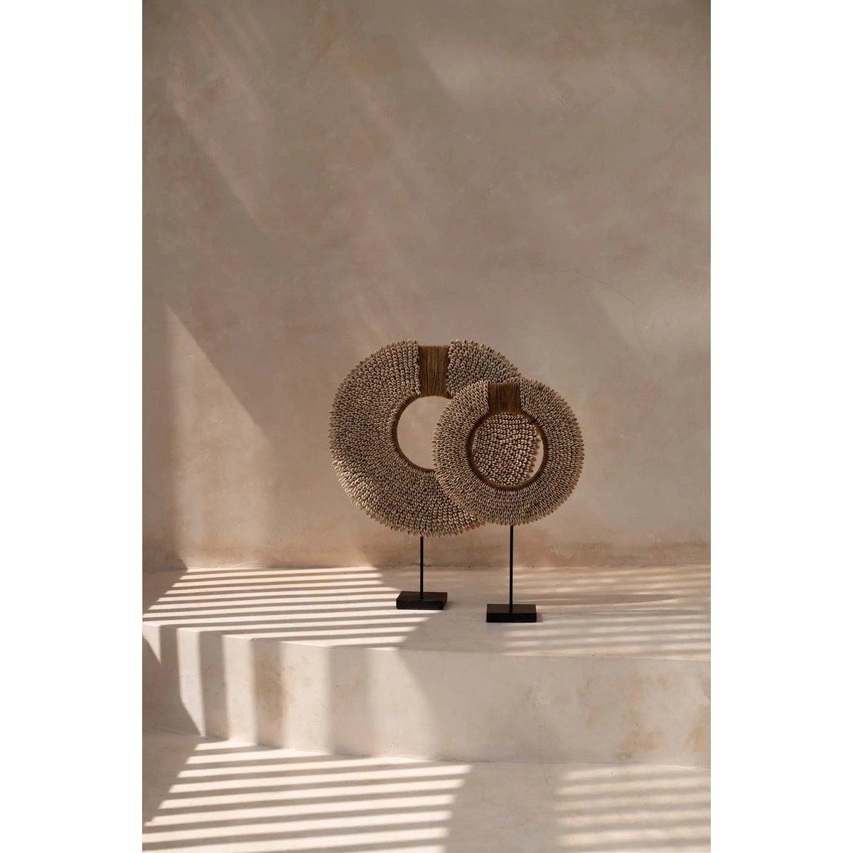 MUSCHELSKULPTUR RÉUNION AUF STANDFUß - 52cm