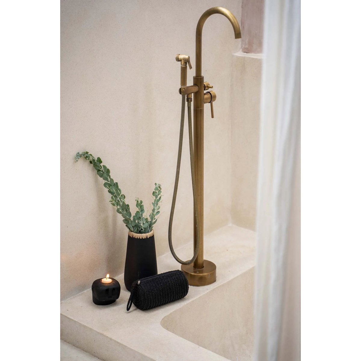 TERRAKOTTA VASE MIT BASTDETAIL (SCHWARZ) - 22cm