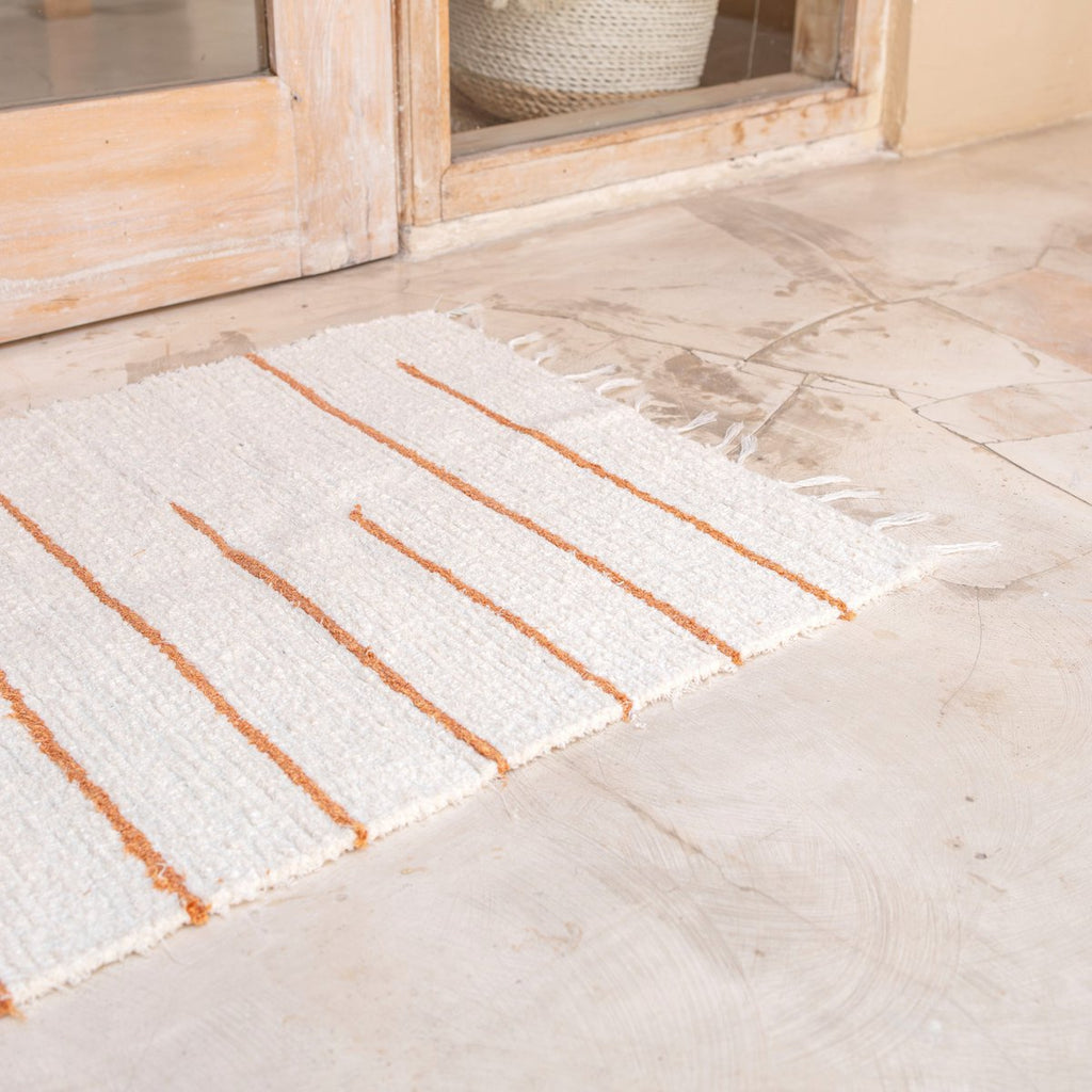 HANDGEWEBTER TEPPICH