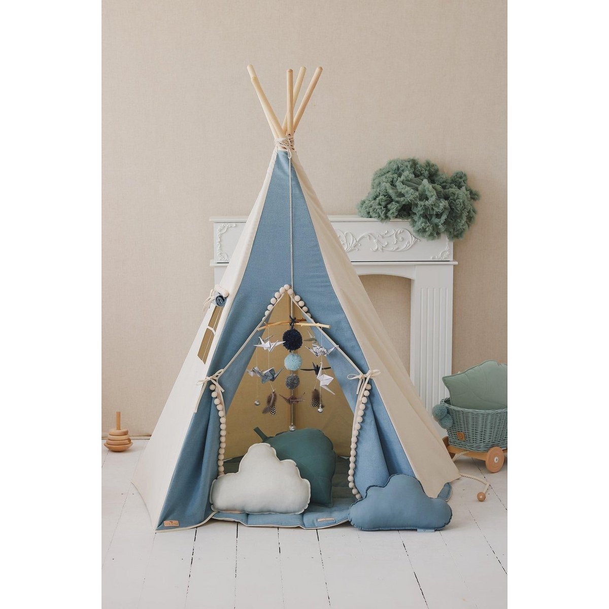 TIPI ZELT (BLAU) MIT POMPOMS