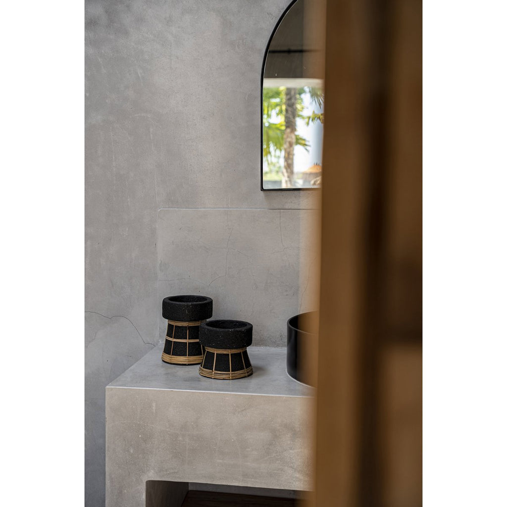 TERRAKOTTA KERZENHALTER MIT RATTANGITTER (SCHWARZ)