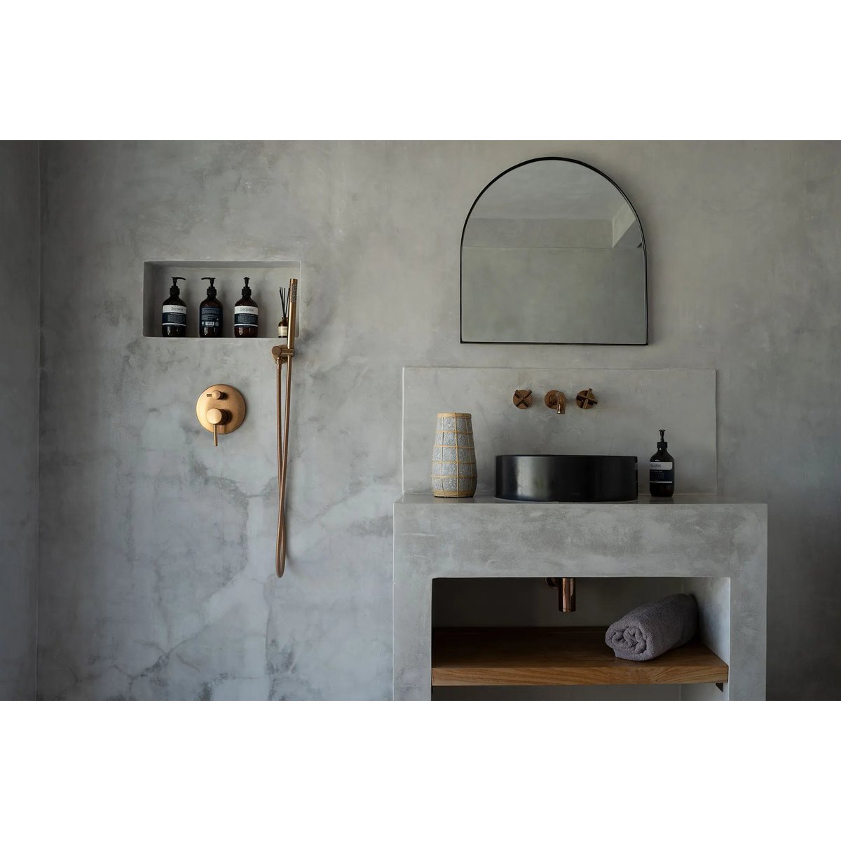 LÄNGLICHE TERRAKOTTA-VASE (GRAU) - 31cm